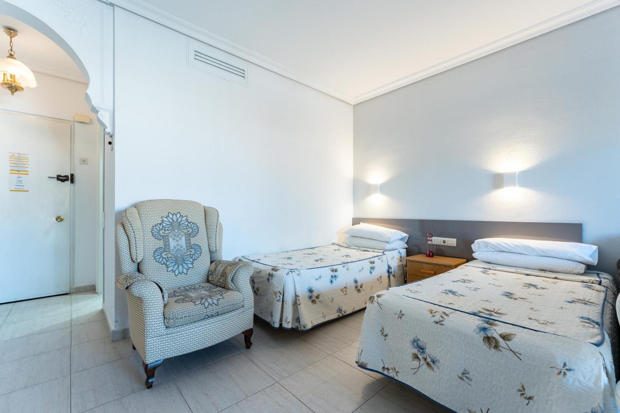 Pyr Studio Apt Partial Seaview 푸엔히롤라 외부 사진