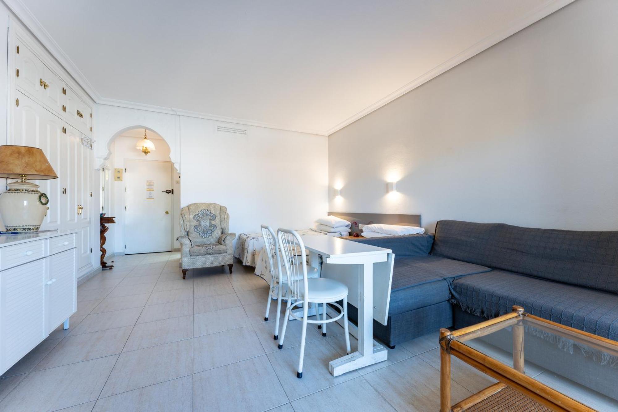 Pyr Studio Apt Partial Seaview 푸엔히롤라 외부 사진