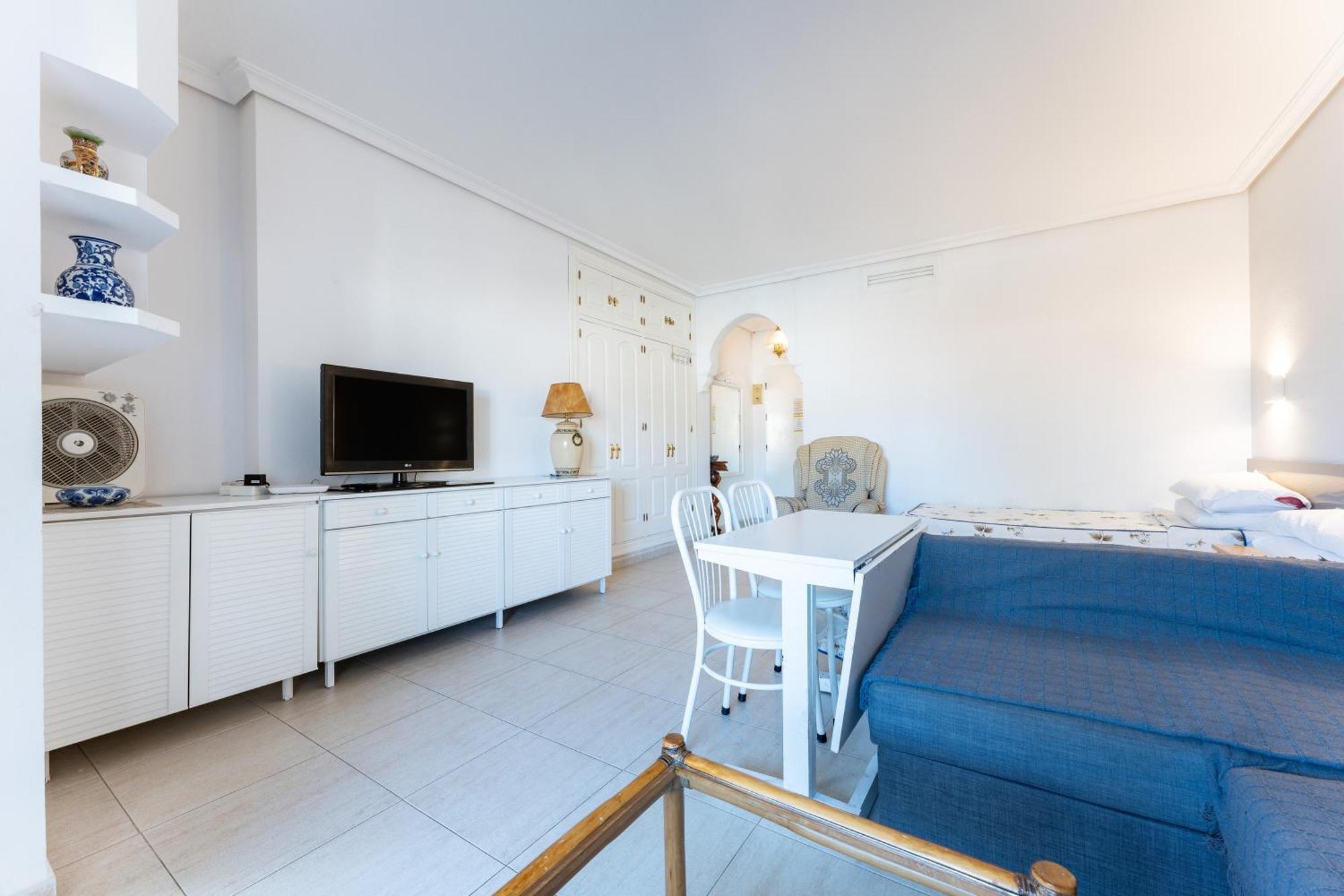 Pyr Studio Apt Partial Seaview 푸엔히롤라 외부 사진