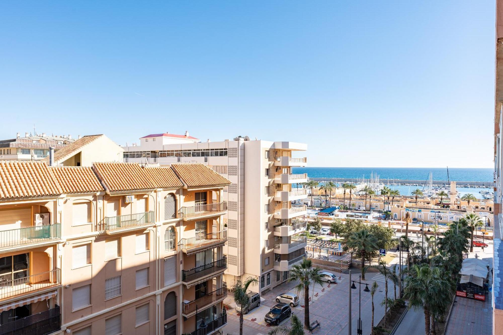 Pyr Studio Apt Partial Seaview 푸엔히롤라 외부 사진
