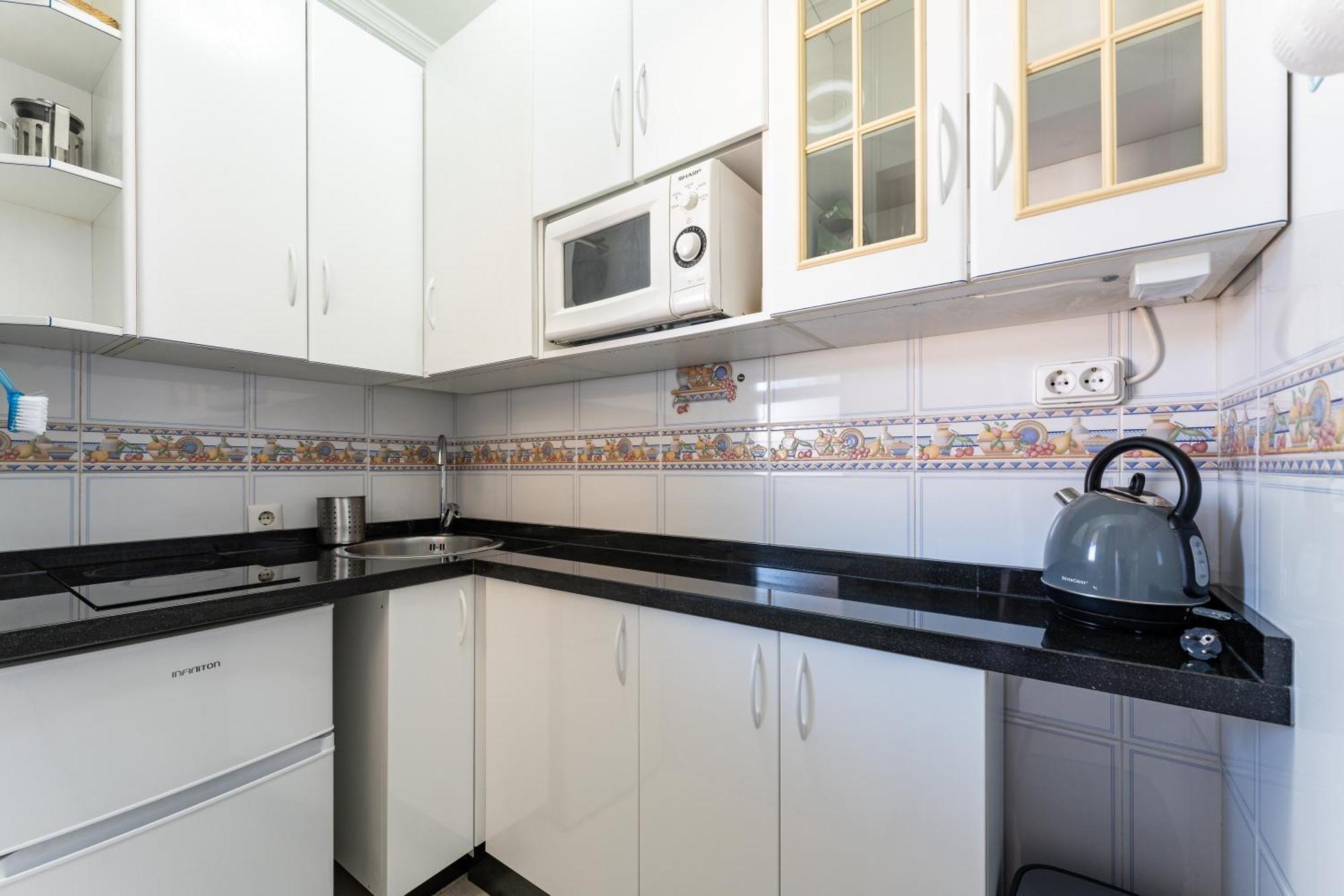 Pyr Studio Apt Partial Seaview 푸엔히롤라 외부 사진