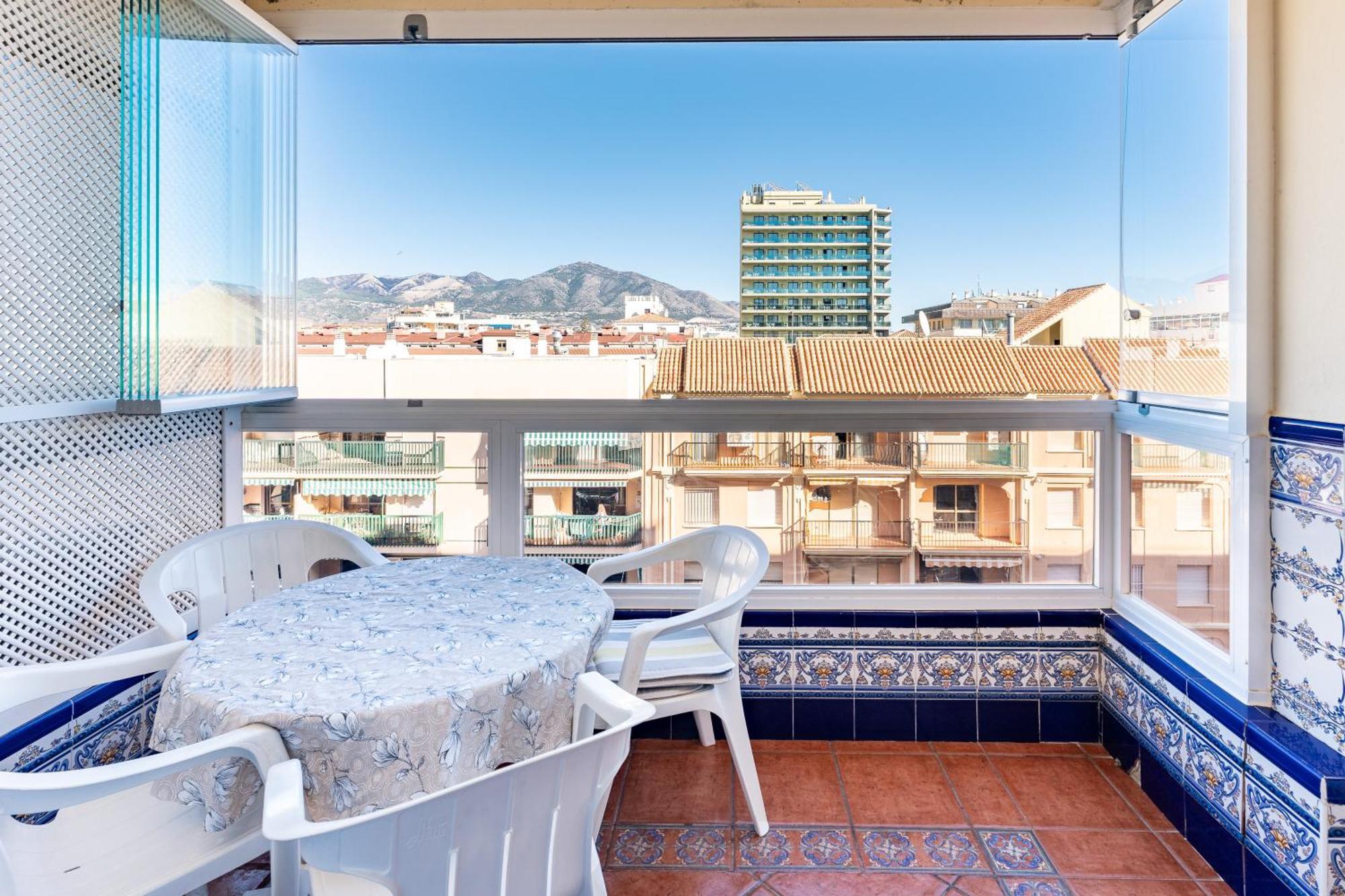 Pyr Studio Apt Partial Seaview 푸엔히롤라 외부 사진